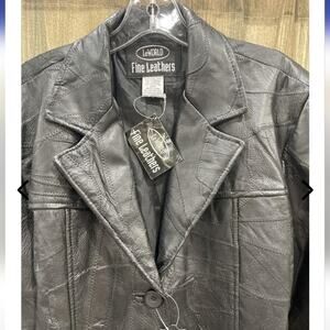 LEWORLD LEATHERS NWT SIZE XXL WOMENS BLACK  LEATHER COAT 100% genuine leather